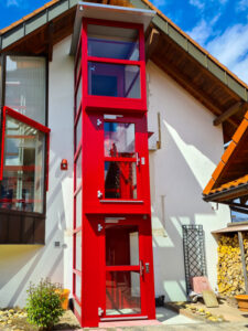 Privathaus Trossingen Aussenlift Plattformaufzug